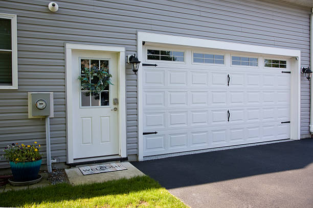 24/7 Emergency Garage Door Panel Replacement experts in Iron County County, WI